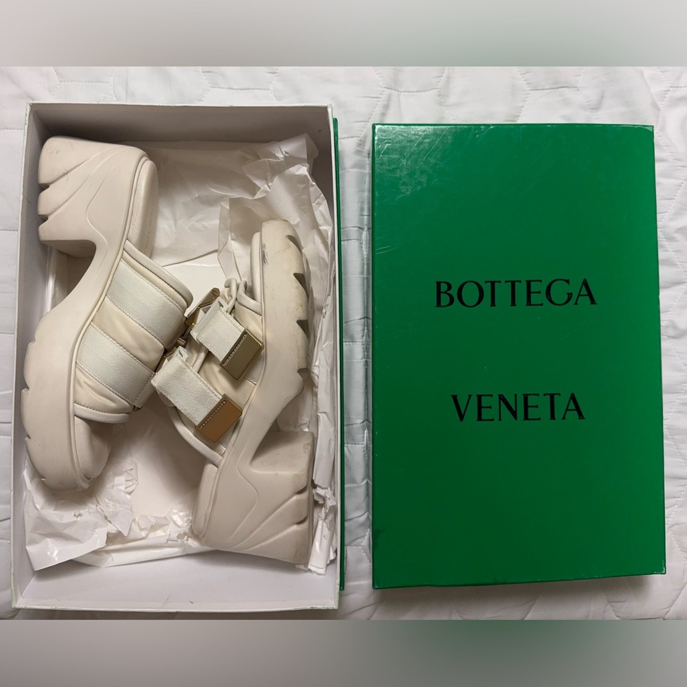 Bottega Veneta Flash Sandals – Bomber / String ✨ Size 10